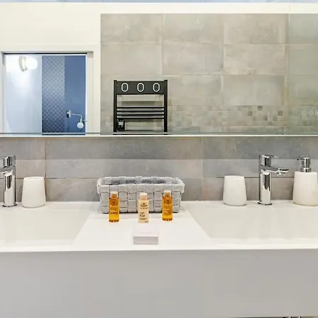Newly Renovated Near La Madeleine Appartamento *