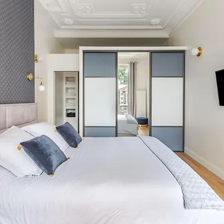 Newly Renovated Near La Madeleine * Parigi