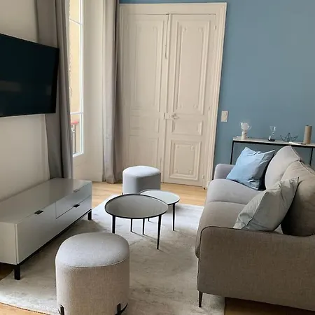 Newly Renovated Near La Madeleine * Parigi