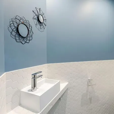 Newly Renovated Near La Madeleine Appartement